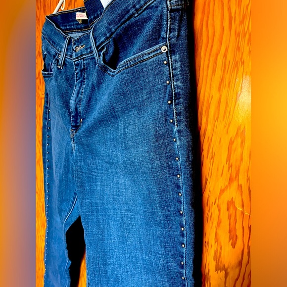 Size 32 Levis with beaded seam - Picture 1 of 4